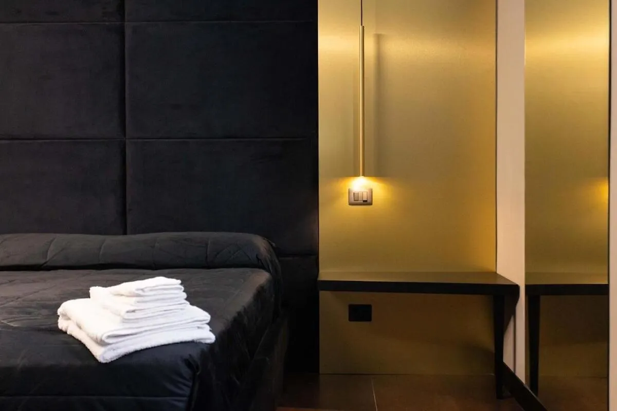 Vakantiehuis Black Room Suite And Spa Carini