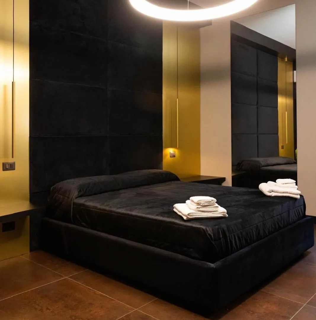 Black Room Suite And Spa Carini 0*,  Italië
