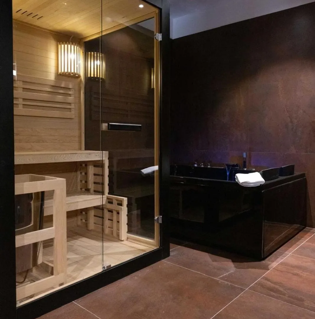 Black Room Suite And Spa Carini Italië